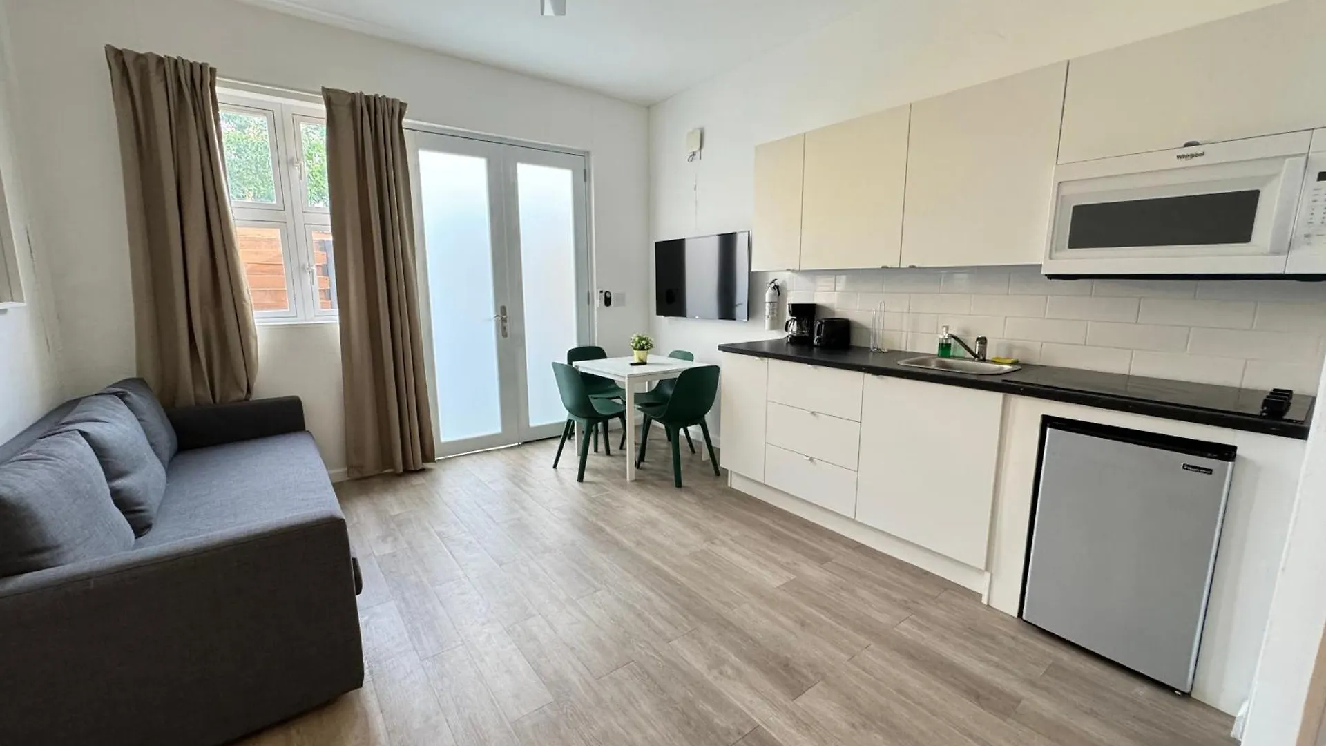 아파트 Villas At Auxilio Mutuo 102 산후안